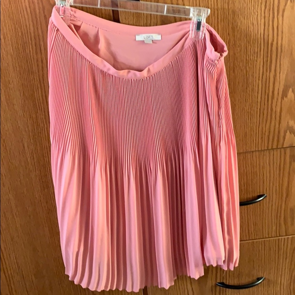 Loft pleated skirt